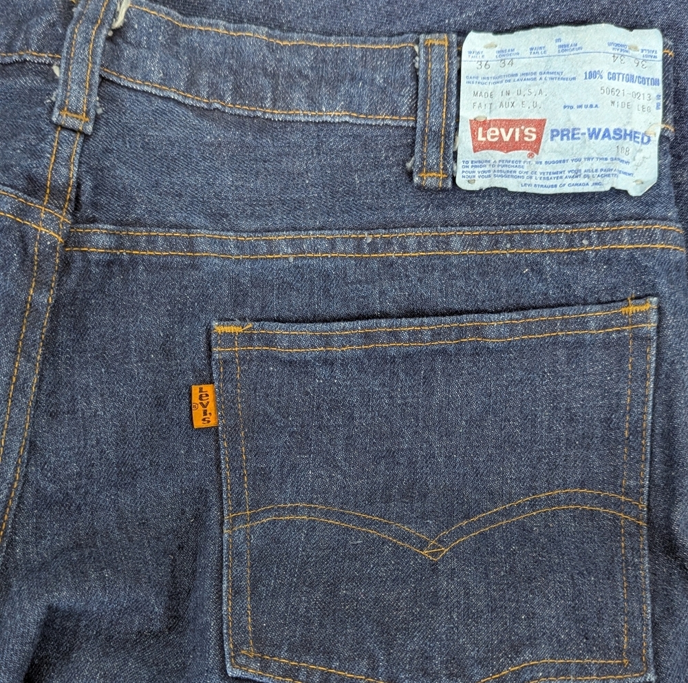 Vintage 1970s Levis High-waisted Flare Bellbottom Jeans Darkwash Tag Size 36x34 - Picture 3 of 7